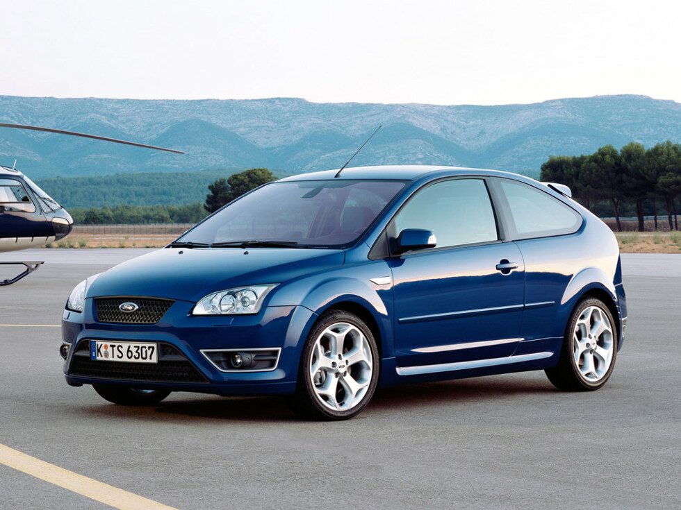 Коврики текстильные "Стандарт" для Ford Focus ST II (хэтчбек 5 дв / CB4) 2005 - 2008, черные, 2шт.